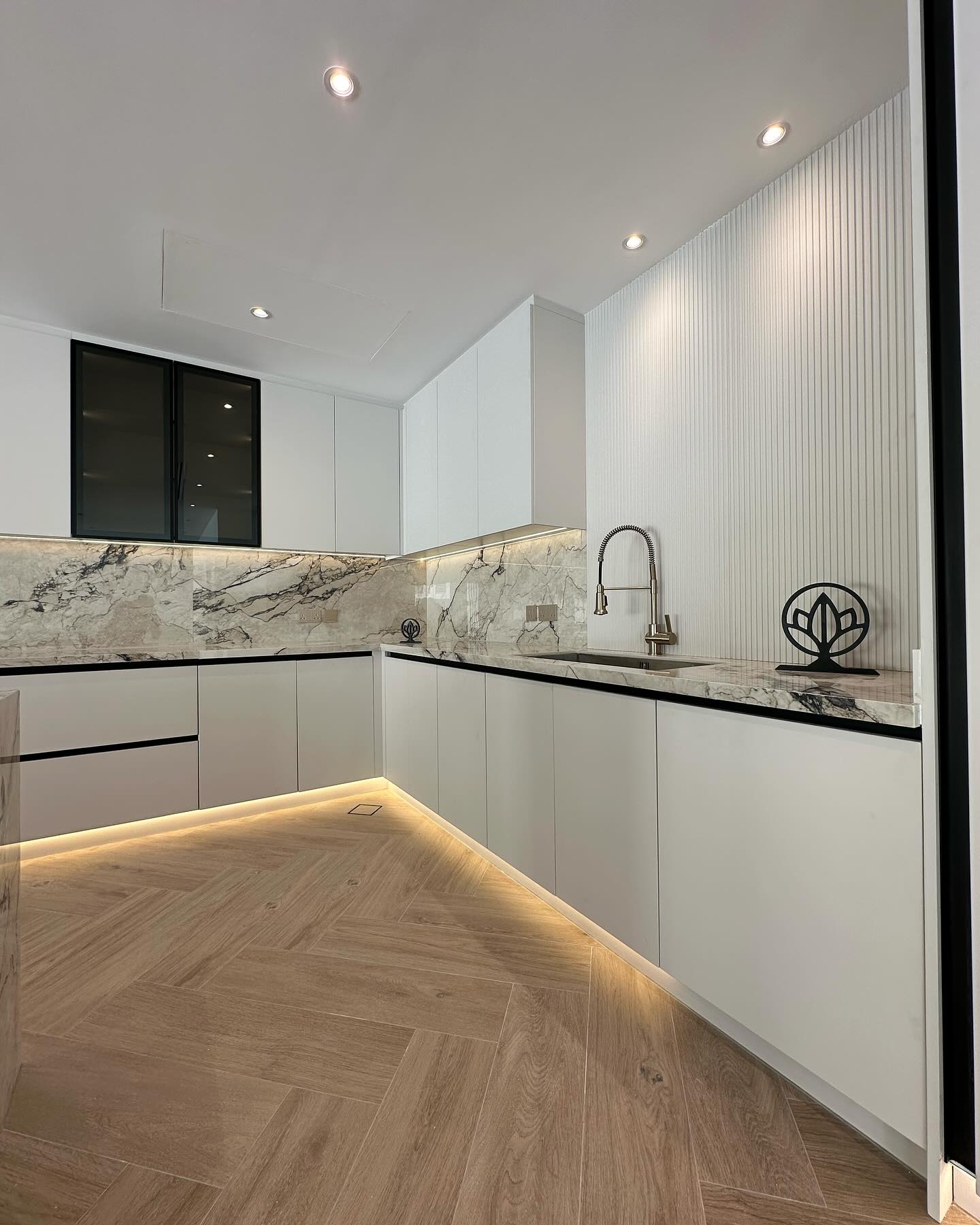 KITCHEN MEADOWS 6 KITCHEN MEADOWS - Image 4