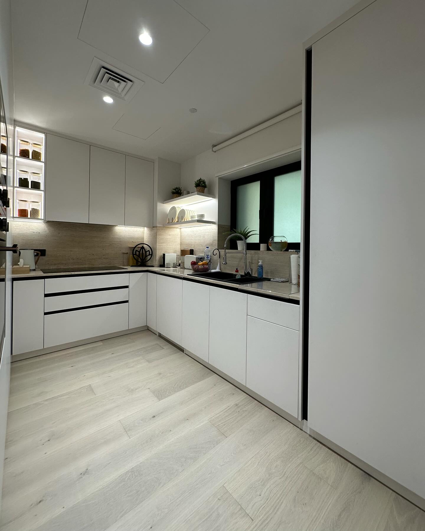 KITCHEN SOUK AL BAHAR 4 KITCHEN SOUK AL BAHAR - Image 2