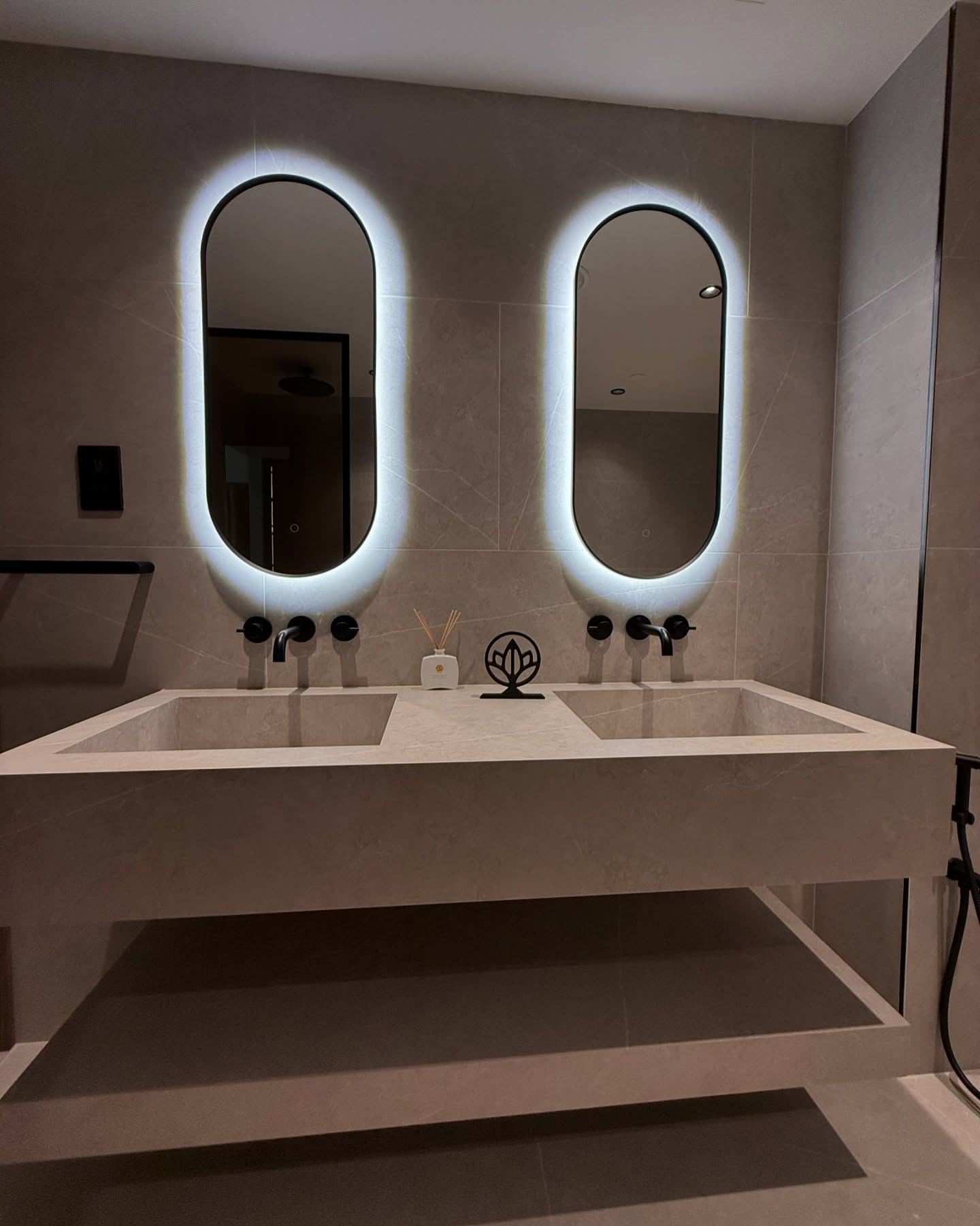 VANITY THE GREENS 4 VANITY THE GREENS - Image 2