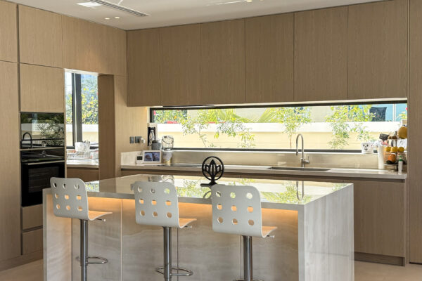 Alternative view of Warm Contemporary Kitchen | Premium Oak Joinery & Seamless Countertops