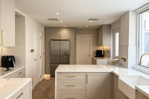 Modern Open Concept Kitchen Design with Wood Warmth