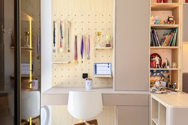 Modern Kids Bedroom | Custom Built-In Bed, Desk & Warm Storage Joinery 9 IMG 5740