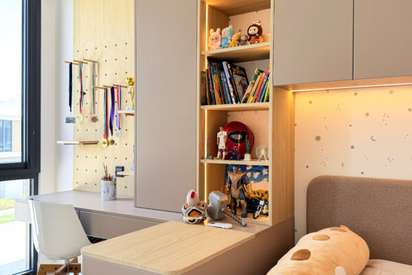 Modern Kids Bedroom | Custom Built-In Bed, Desk & Warm Storage Joinery 10 IMG 5743