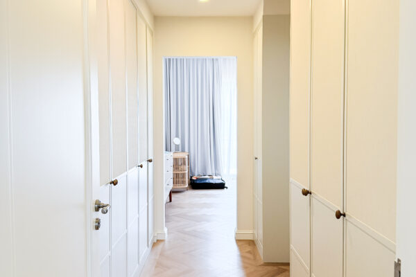 Custom Built-In Wardrobe Design | Off-White Shaker Closets & Glass Doors