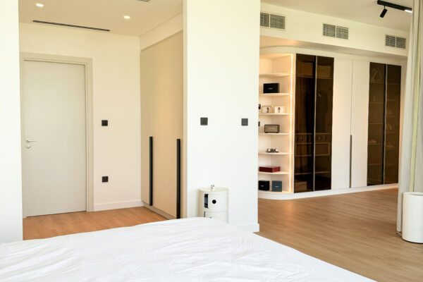 Bespoke Bedroom Wardrobe & Floating Nightstand | Tinted Glass Closets & LED Lighting 10 IMG 5809